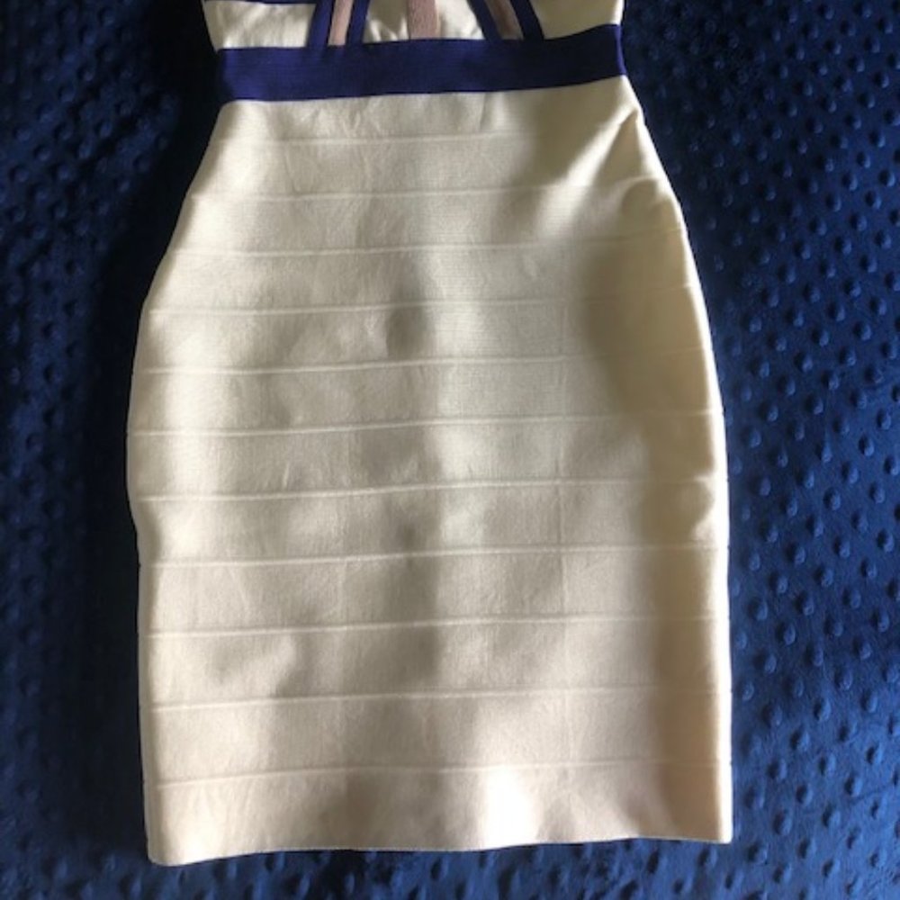 Dress - Picture 5 of 5